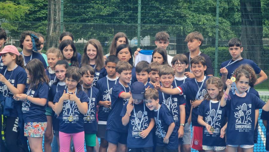 Rapaces e rapazas participantes no torneo Rapaces e rapazas participantes no torneo